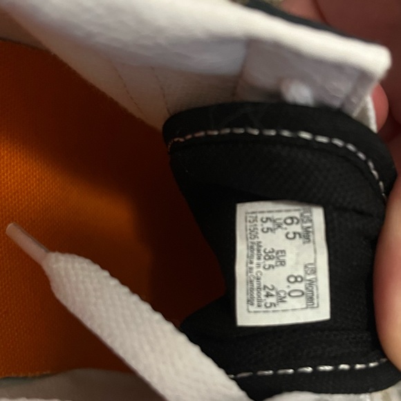 Vans - Picture 3 of 3